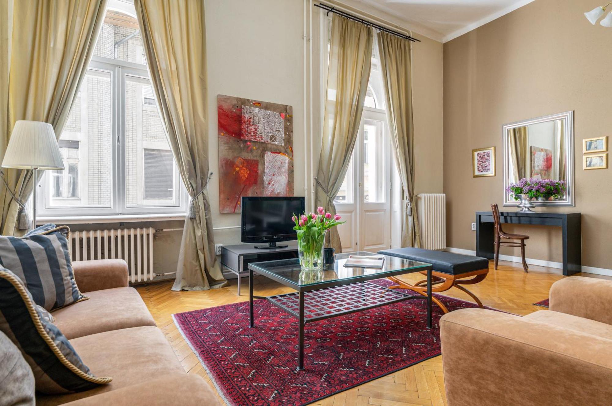 Super Chic With A Private Balcony Appartamento Budapest