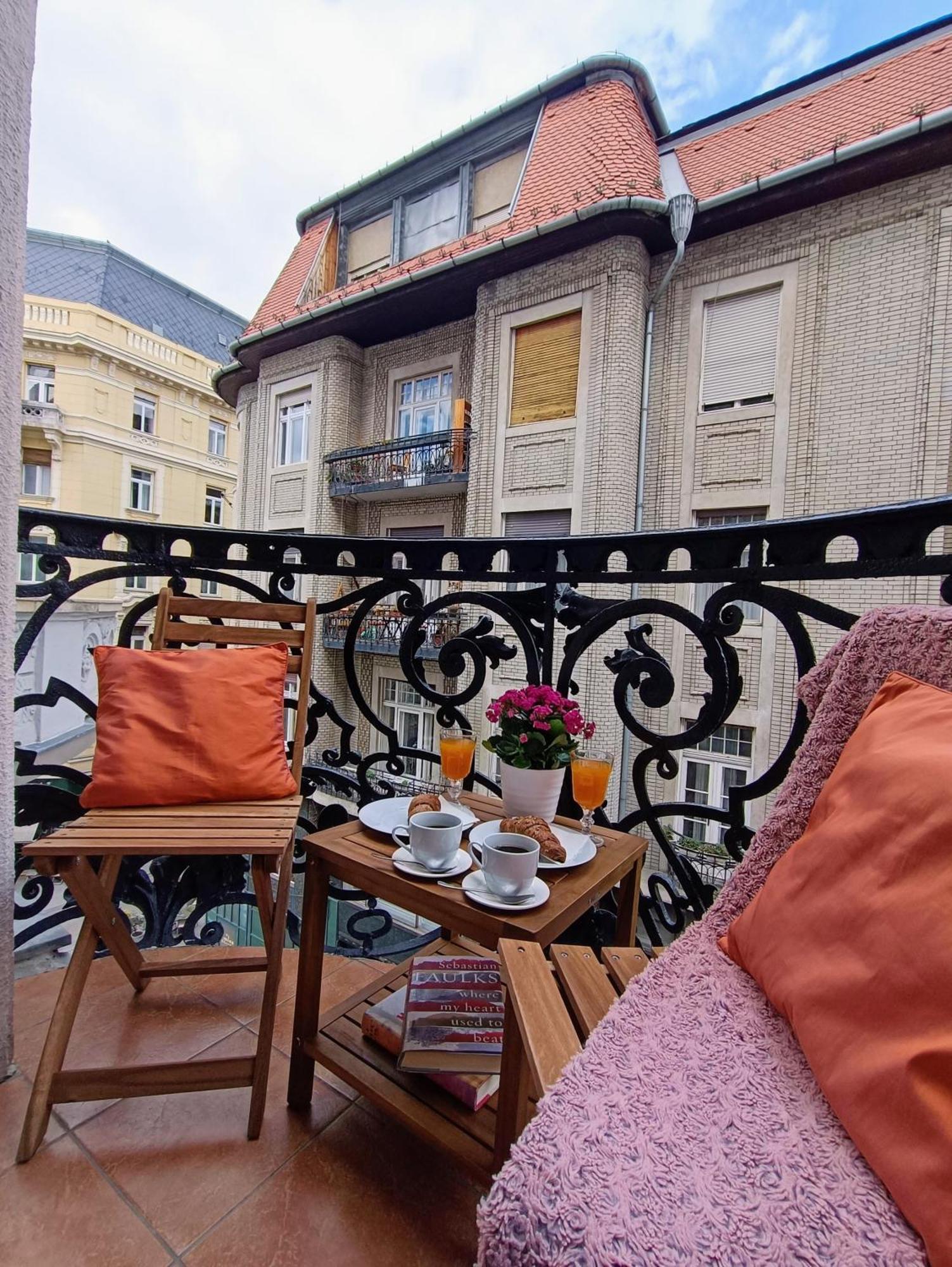Super Chic With A Private Balcony Appartamento